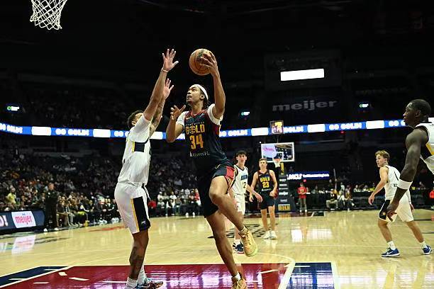 打出大号两双数据，会有球队考虑签下掘金二队的这位内线铁塔吗？