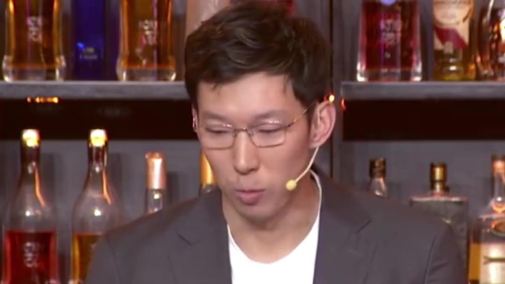 博鱼电竞官方app-周琦:看骑士打球就像看北京比赛 就是两个人在单打 其他人在看戏