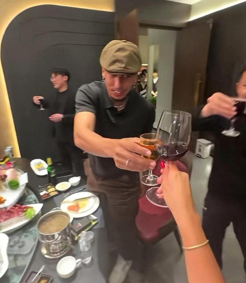博鱼电竞官方网站-没二雷泰山进攻瘫痪了!小德算中规中矩?那王彤郑铮李源一算啥?